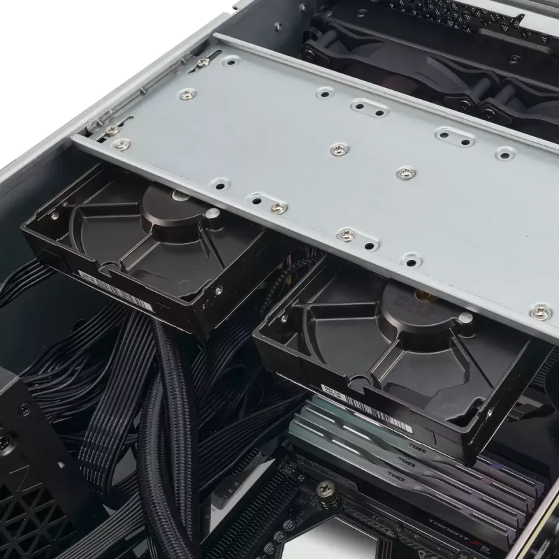 SilverStone SST-RM44 4U rackové serverové šasi, SSI-EEB/SSI-CEB/ATX, čierne