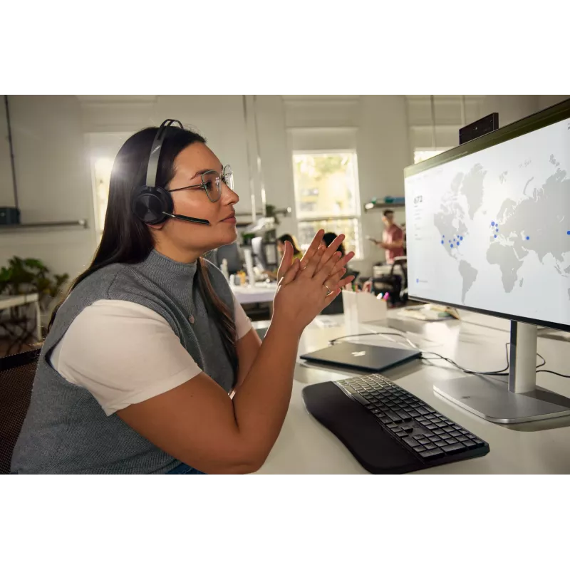 HP Poly Voyager Focus 2 Microsoft Teams Certified USB-C-C headset +USB-C/A adaptér +nabíjacia stanica