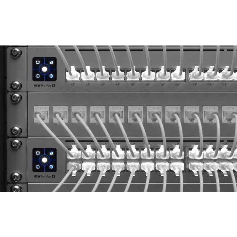 Sieťový patch kábel UBIQUITI UACC-Cable-Patch-EL-1M-W — Cat6, 1 m, 2,5 GbE, PoE++ (4PPoE), priesvitný, RJ-45 konektor samec–samec