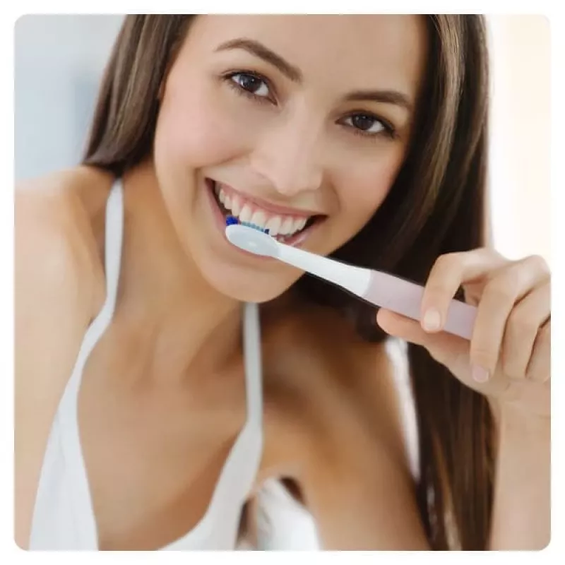 Oral-B Pulsonic slim Luxe 4000 dospelácke sonická zubná kefka platinová
