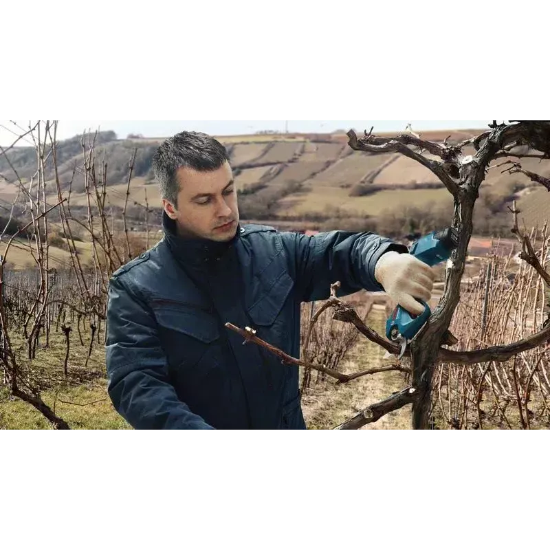 Bosch Pro Pruner Professional akumulátorové nožnice na trávu 2,5 cm 12 V lítium-iónová (Li-Ion) modrá