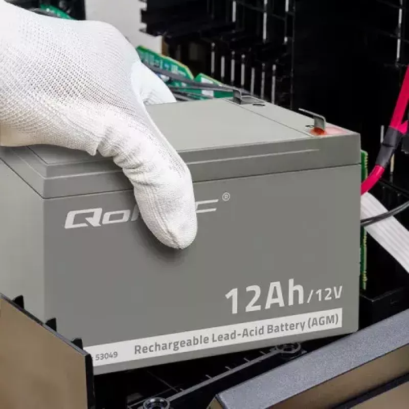UPS batéria QOLTEC 53049, VRLA AGM 12 V 12 Ah, sivá, 150×98×95 mm