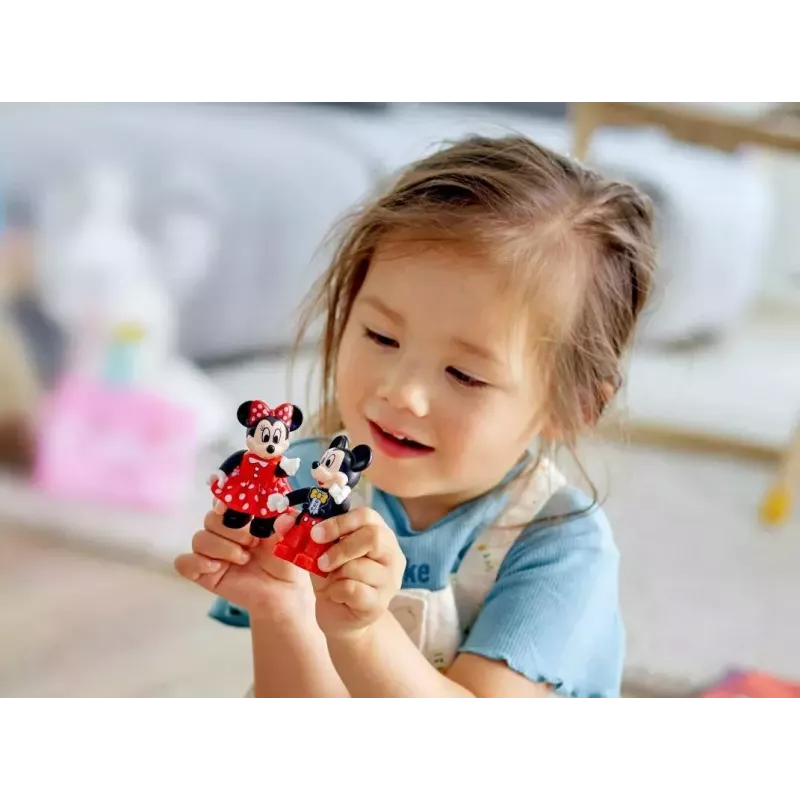 LEGO DUPLO sada 10941 Mickeyho a Minnie narodeniny – DUPLO figúrky, 22 dielov, pre deti od 2 rokov