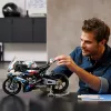 LEGO Technic model motorky BMW M1000RR 42130 s detailným motorom a funkčným odpružením