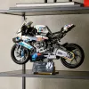 LEGO Technic model motorky BMW M1000RR 42130 s detailným motorom a funkčným odpružením