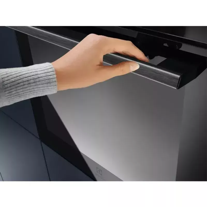 Vstavaná elektrická rúra Electrolux EOF5C50BZ, 65 L, katalytické čistenie, 8 programov, trieda A, čierna