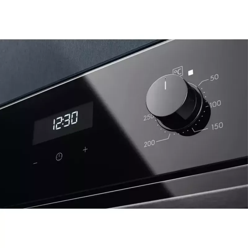 Vstavaná elektrická rúra Electrolux EOF5C50BZ, 65 L, katalytické čistenie, 8 programov, trieda A, čierna