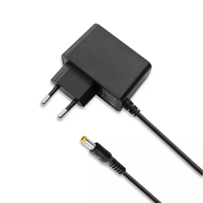 Qoltec 51021 zásuvkový napájací zdroj 5 W, 5 V, 1 A, 5,5x2,5 mm