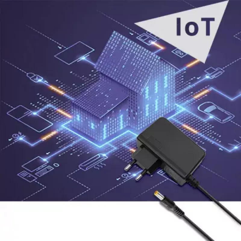 Interiérový napájací zdroj Qoltec 51028 18W čierny 220-240V