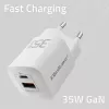 QOLTEC Nabíjačka 50763 — interiérová AC rýchla nabíjačka 35W, USB-C PD 3.0 + USB-A, 5–20V, biela
