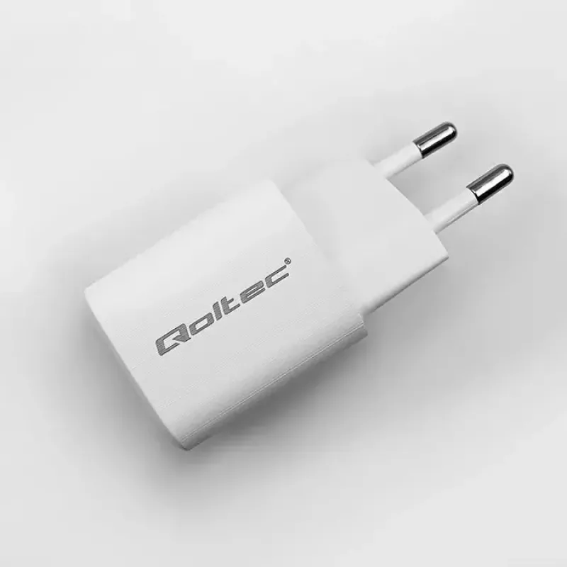 QOLTEC Nabíjačka 50763 — interiérová AC rýchla nabíjačka 35W, USB-C PD 3.0 + USB-A, 5–20V, biela