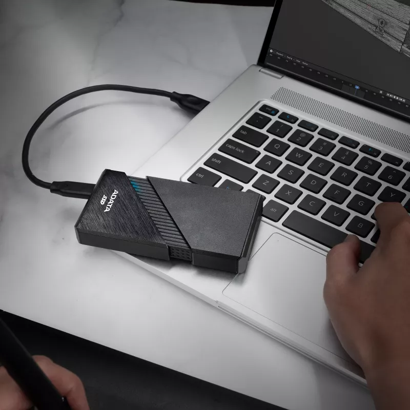 Prenosný SSD ADATA SE920, 2 TB, USB4, čierny