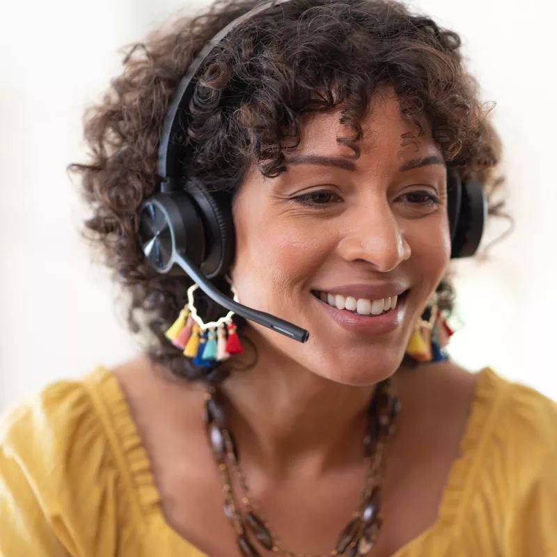 HP Poly Voyager 4320 UC stereo USB-A headset +BT700 USB-A adaptér +nabíjacia stanica