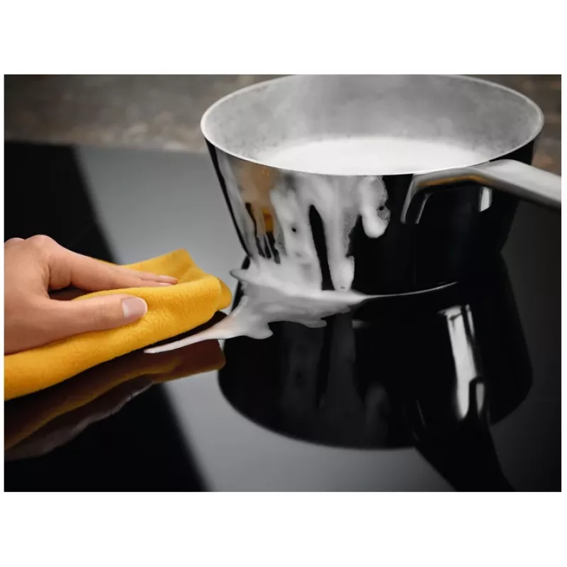 Electrolux Serie 600 EIV63443 čierna vstavaná 59 cm indukčná varná doska 4 zóny