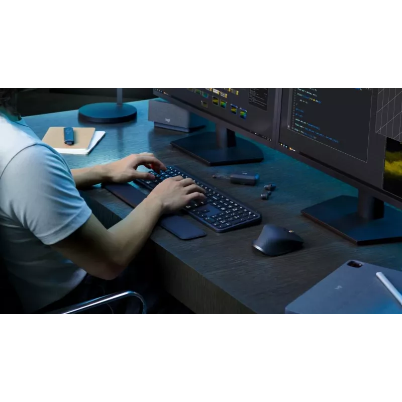 Bezdrôtová full-size klávesnica Logitech Master MX Keys S — Bluetooth, QWERTY, nožnicové spínače, LED podsvietenie, grafitová