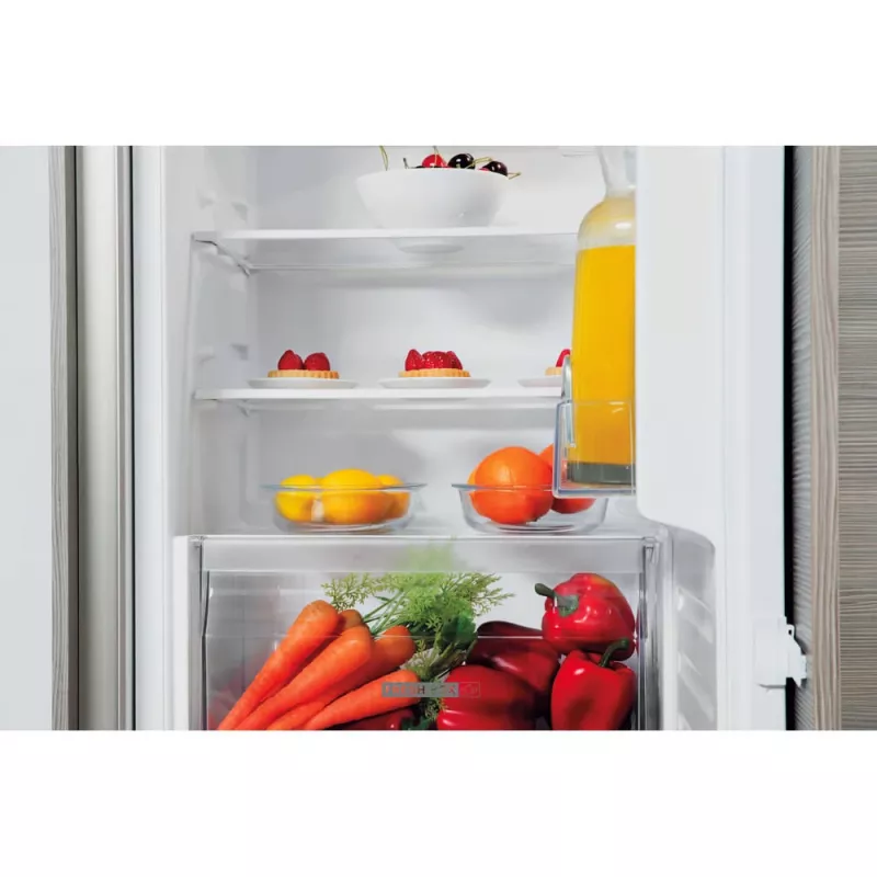 Whirlpool ARG 7342 chladnička s mrazničkou vstavaná 189 L biela
