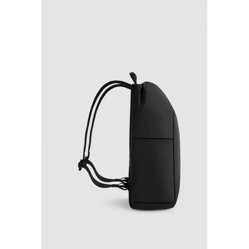 XD Design P706.2801 Urban Water Resistant protikrádežový batoh, 20/26 l, priehradka na notebook 16 palcov, čierny