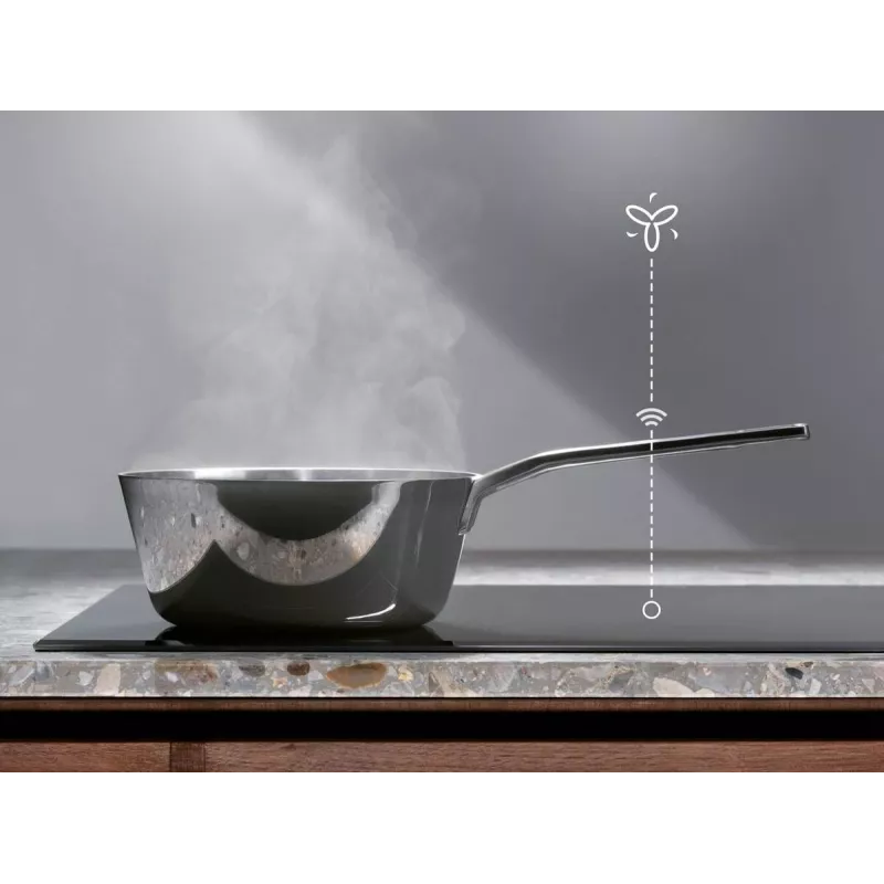 Indukčná varná doska Electrolux Séria 700 EIS82453, 4-zónová 80 cm, čierne sklo, ovládanie Touch- & Scrollbalken