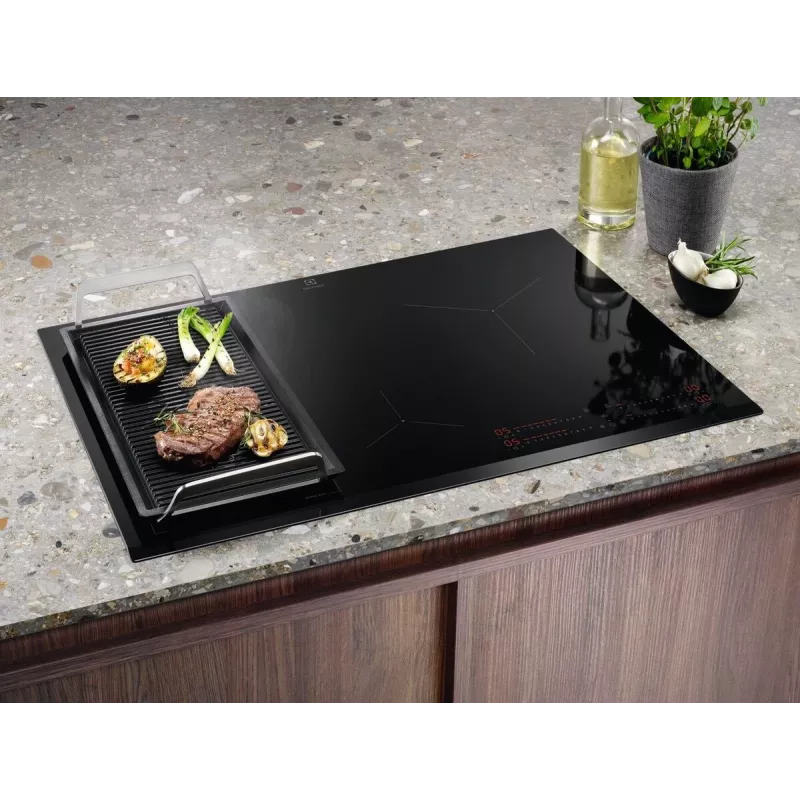 Indukčná varná doska Electrolux Séria 700 EIS82453, 4-zónová 80 cm, čierne sklo, ovládanie Touch- & Scrollbalken