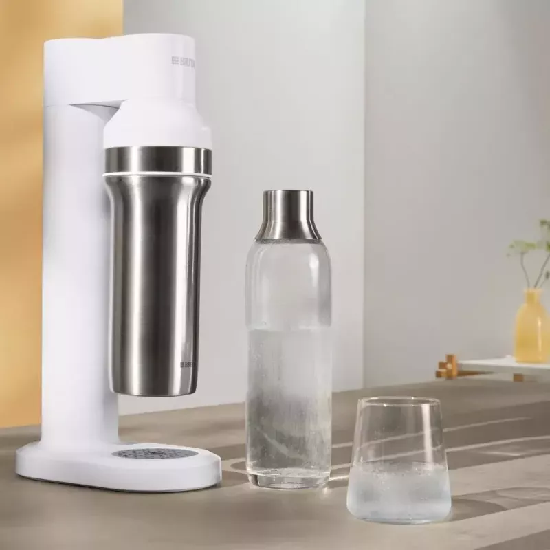 Sýfonovač BRITA Carbonator 1046730 biela — kompaktný stolný sýfonovač s 2 fľašami (231×126×443 mm)