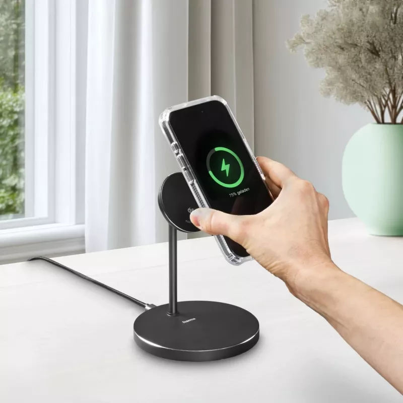 Hama 00201737 mobilná nabíjačka slúchadlá, smartfón čierna USB bezdrôtové nabíjanie rýchle nabíjanie v interiéri