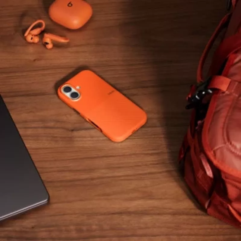 APPLE Beats iPhone 17 – odolné puzdro s MagSafe a ovládaním kamery – Sierra Orange