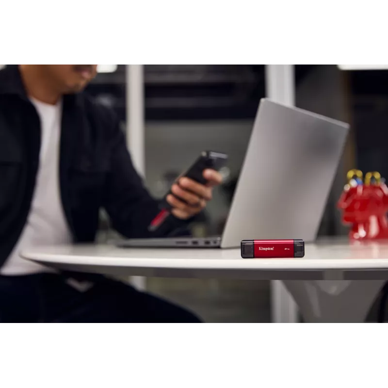 Externý SSD Kingston 2 TB Dual USB-A/USB-C, USB 3.2 Gen 2, čítanie 1050 MB/s, zápis 950 MB/s, čierna/červená