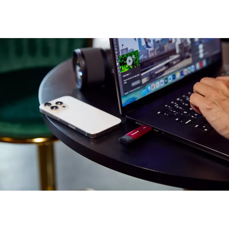 Externý SSD Kingston 2 TB Dual USB-A/USB-C, USB 3.2 Gen 2, čítanie 1050 MB/s, zápis 950 MB/s, čierna/červená