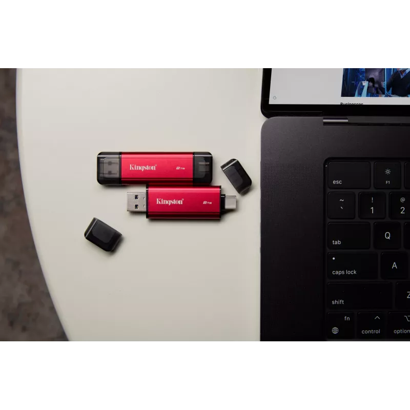 Externý SSD Kingston 2 TB Dual USB-A/USB-C, USB 3.2 Gen 2, čítanie 1050 MB/s, zápis 950 MB/s, čierna/červená