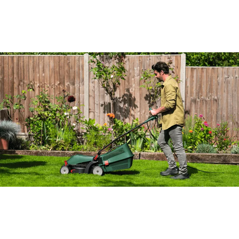 Elektrická kosačka Bosch UniversalRotak 34-405, 1300 W, 34 cm šírka záberu