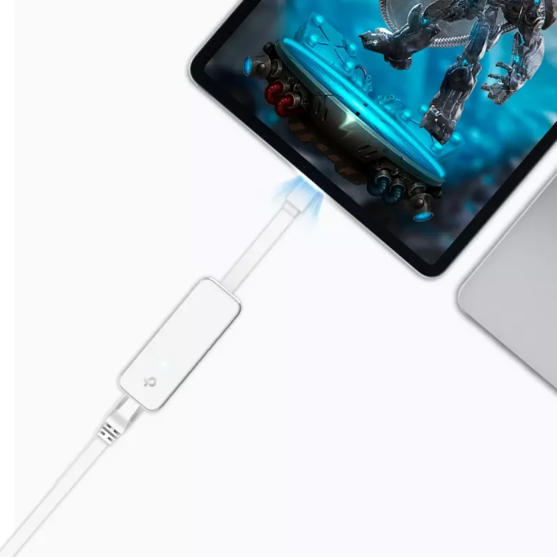 TP-Link UE330C USB-C rozbočovač s 3 portmi USB 3.0 a Gigabit Ethernet, biely