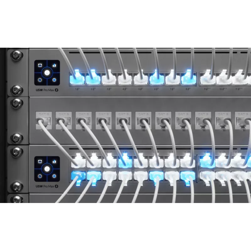 Sieťový patch kábel UBIQUITI UACC-Cable-Patch-EL-3M-W – Cat6, 3 m, 2,5 GbE, PoE++ (4PPoE), biely