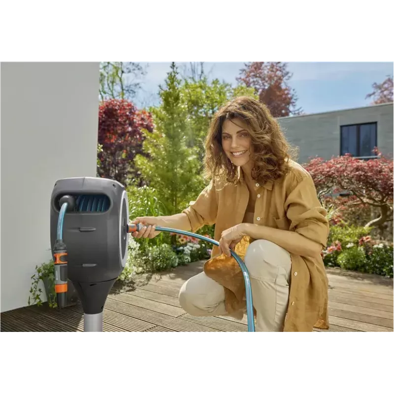 Terasový box na hadicu Gardena RollUp M, 20 m, biela / sivá