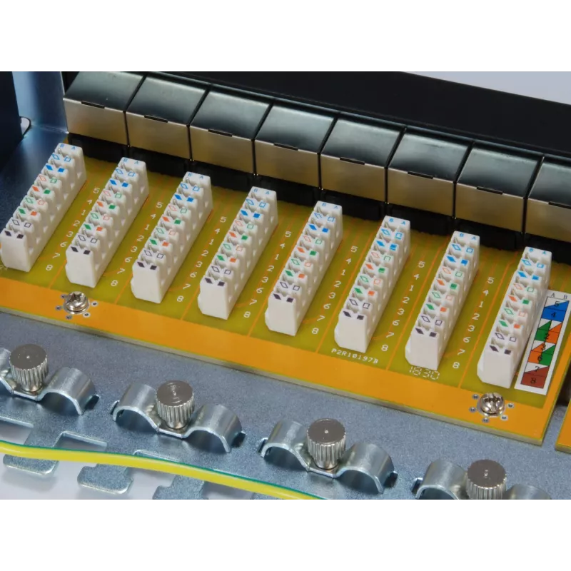 Equip 24-portový Cat.6A chránený patch panel