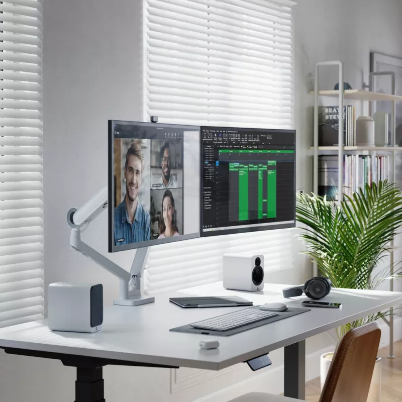 ALOGIC stolný monitor – Clarity Max Pro – 32 inch – 3840x2160 (4K UHD) s USB-C Power Delivery a webkamerou
