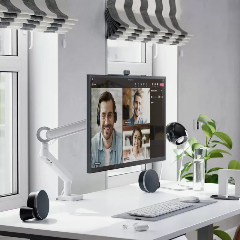 ALOGIC stolný monitor – Clarity Max Pro – 32 inch – 3840x2160 (4K UHD) s USB-C Power Delivery a webkamerou