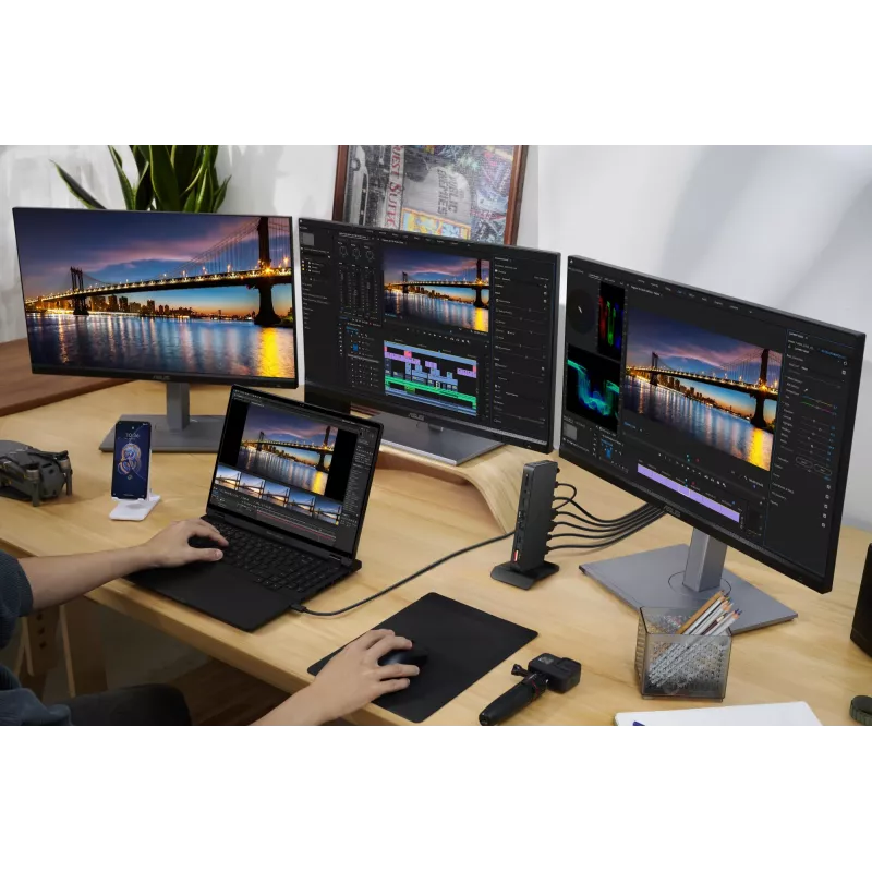 Dokovacia stanica ASUS DC500 Thunderbolt 4 Triple 4K, 150W PD, 3 displeje, 2x HDMI 2.1, 2x USB-A, 2x USB2.0, RJ-45, MicroSD