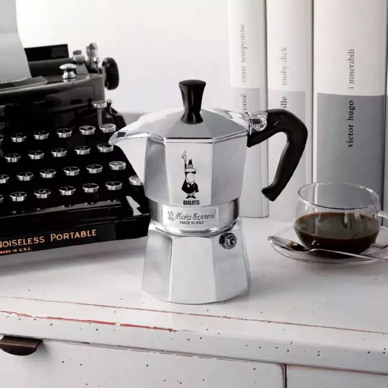 Moka kanvica BIALETTI Moka Express 0,2 l hliník čierna — 3 šálky (200 ml), nie pre indukciu