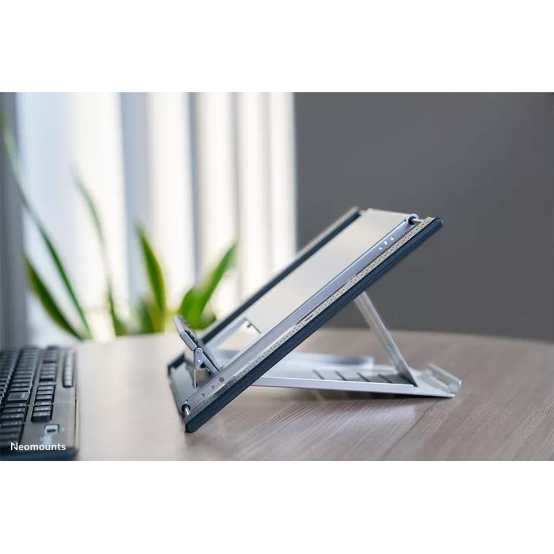Neomounts NSLS100 stojan na notebook 10-22 palcov – skladací – kompaktný – univerzálny