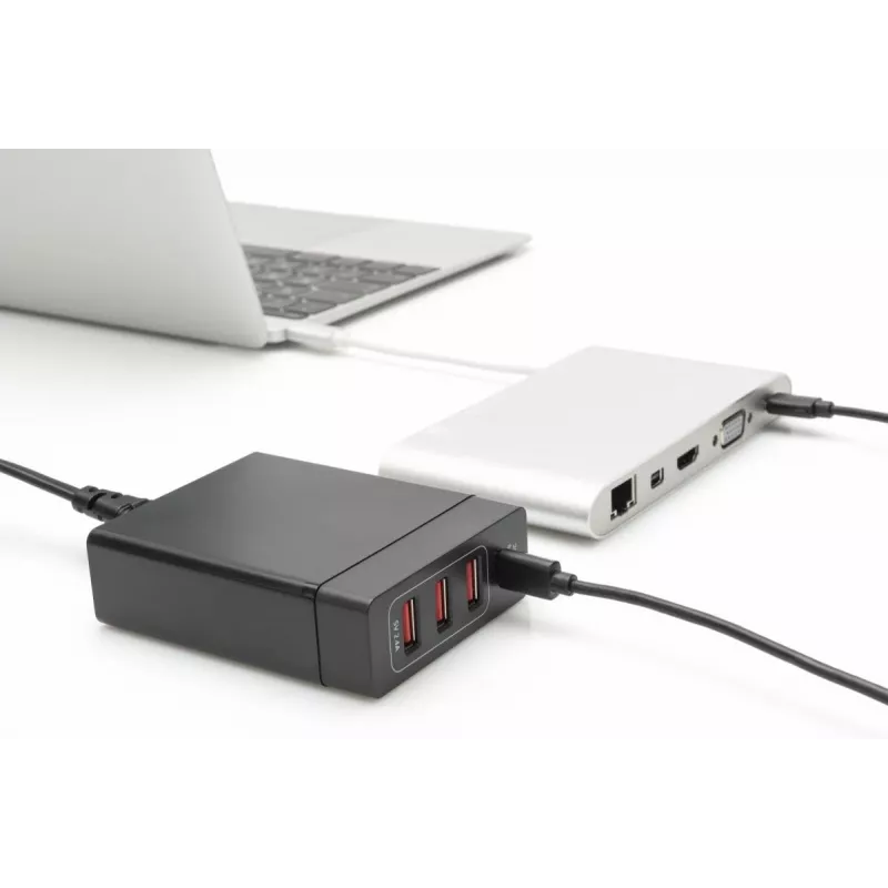 DIGITUS 4-portová USB nabíjačka, 72 W 1x USB-C (PD) 5,9,15,20 V/3 A, 3x USB-A 5 V/2,4 A, čierna