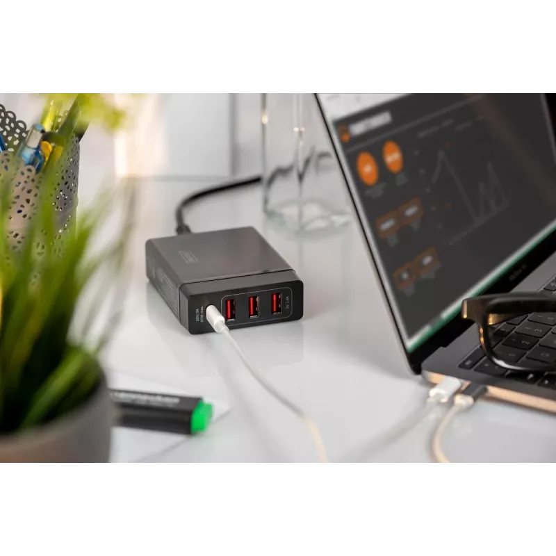 DIGITUS 4-portová USB nabíjačka, 72 W 1x USB-C (PD) 5,9,15,20 V/3 A, 3x USB-A 5 V/2,4 A, čierna