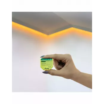 Shelly Plus RGBW PM Wireless Smart Light zelená žltá