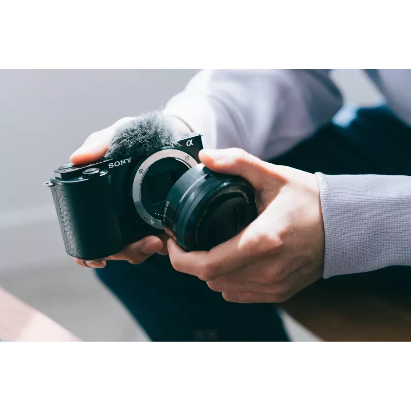 Sony α ZV-E10L MILC 24,2 MP CMOS 6000 x 4000 pixelov čierny