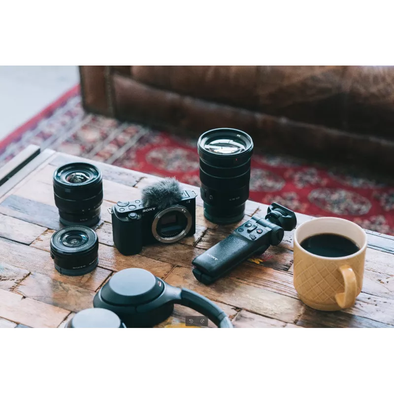 Sony α ZV-E10L MILC 24,2 MP CMOS 6000 x 4000 pixelov čierny