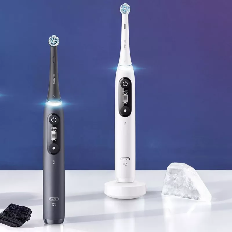 Oral-B iO elektrická zubná kefka dospelí rotačná čierna