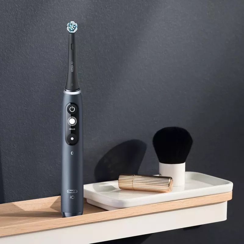 Oral-B iO elektrická zubná kefka dospelí rotačná čierna