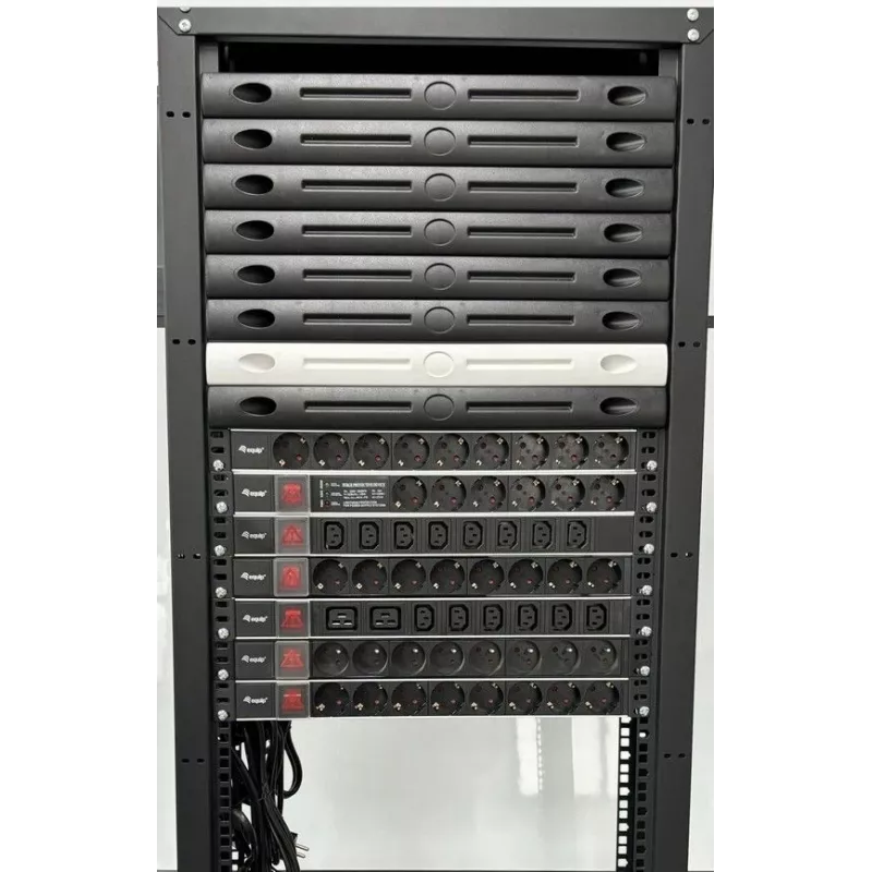 Equip 333319 Power Distribution Unit (PDU) 6 AC výstupov 1U čierna