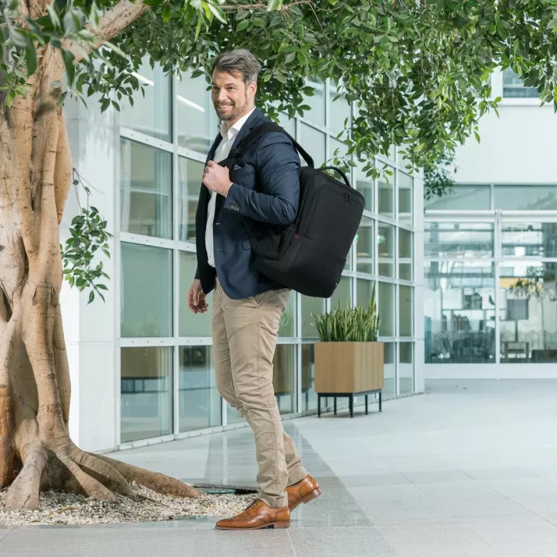 DICOTA Eco Backpack Plus Base – taška na notebook 13-15,6 palcov – čierna / 300d Rpet polyester