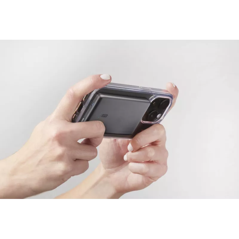 Cellularline Mag Lite 5000 5000mAh bezdrôtová powerbanka kompatibilná s technológiou MagSafe