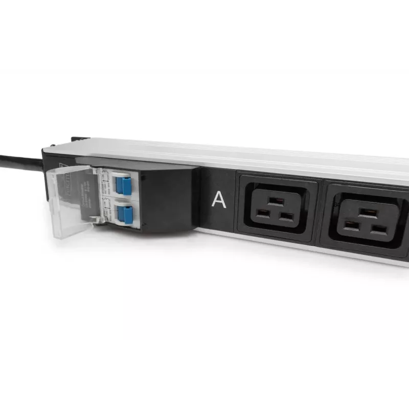 DIGITUS IT BASIC PDU. vertikálny. 32A. 24 x C13. 4 x C19